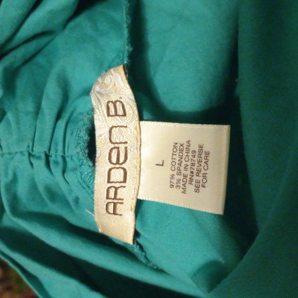 Structured peplum top with button waist - Picture 15 of 15